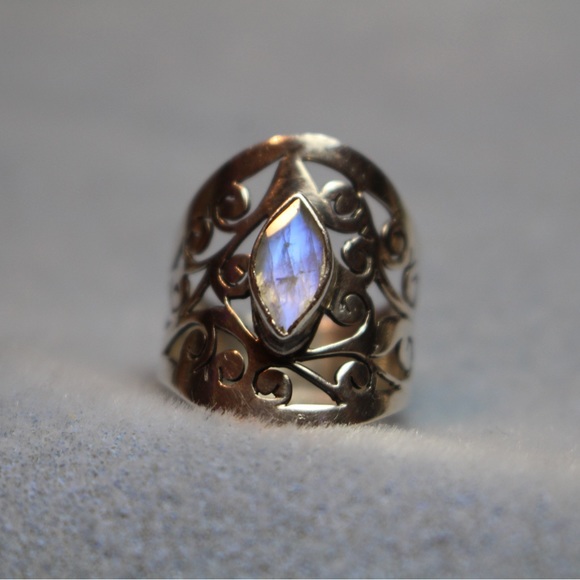 Silver and quartz crystal gem ring - Picture 4 of 9
